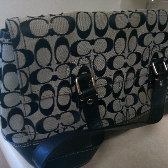 Coach purse - Picture 3 of 5